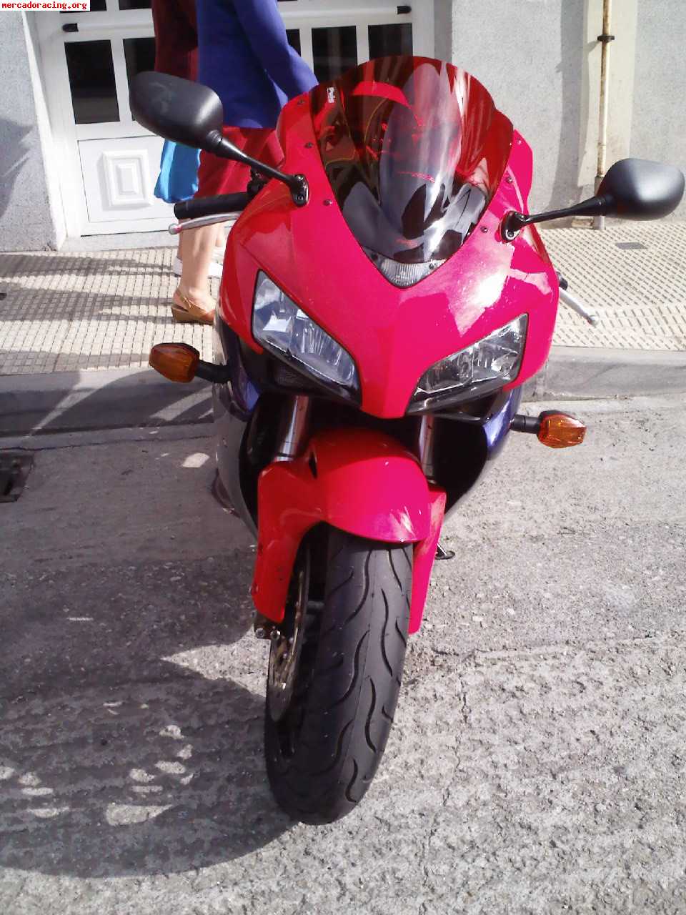 Honda cbr 1000 rr ( 5.500 euros )