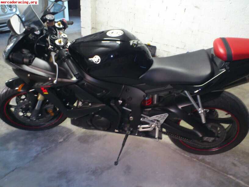 Cambio yamaha r6 impecable.