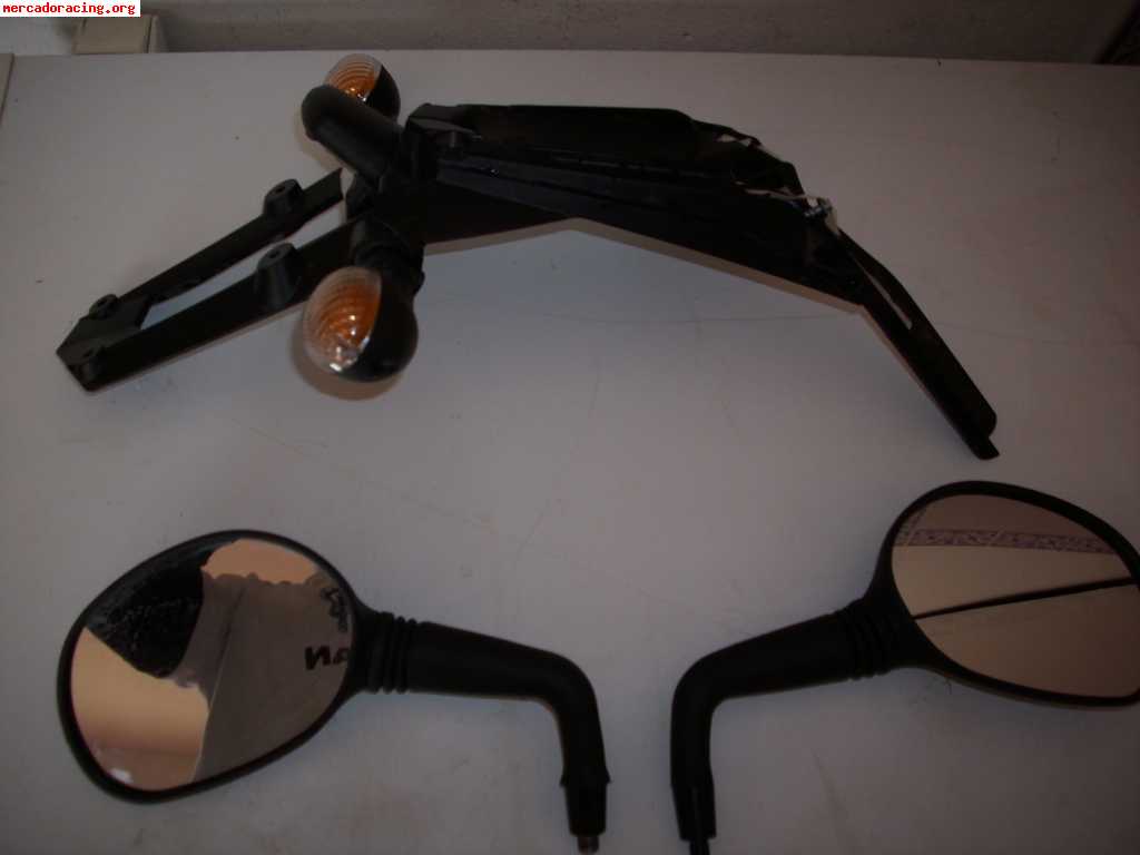 Se vende  retrovisores, portamatriculas con intermites ktm