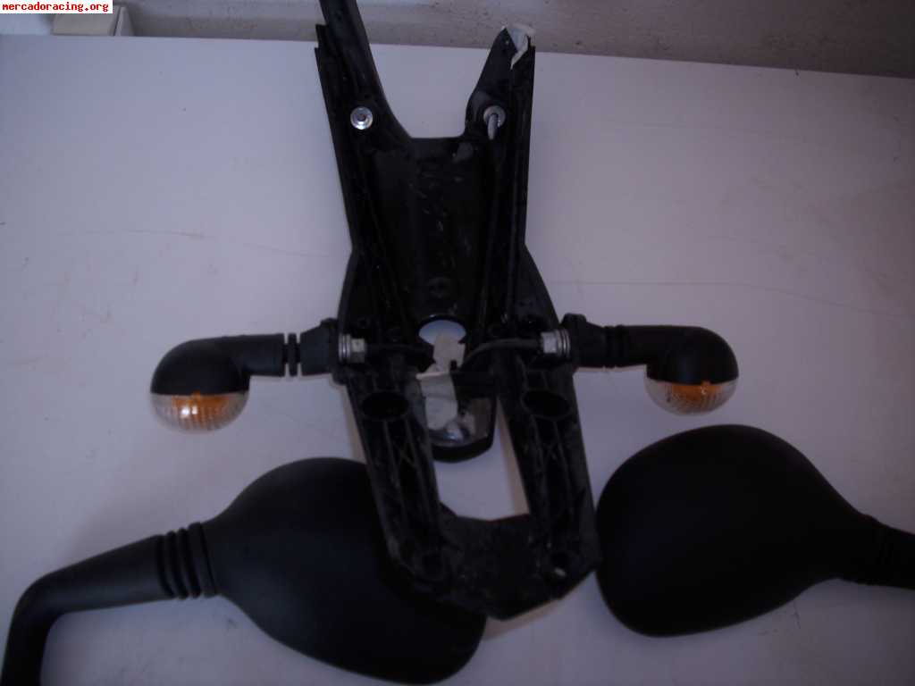 Se vende  retrovisores, portamatriculas con intermites ktm
