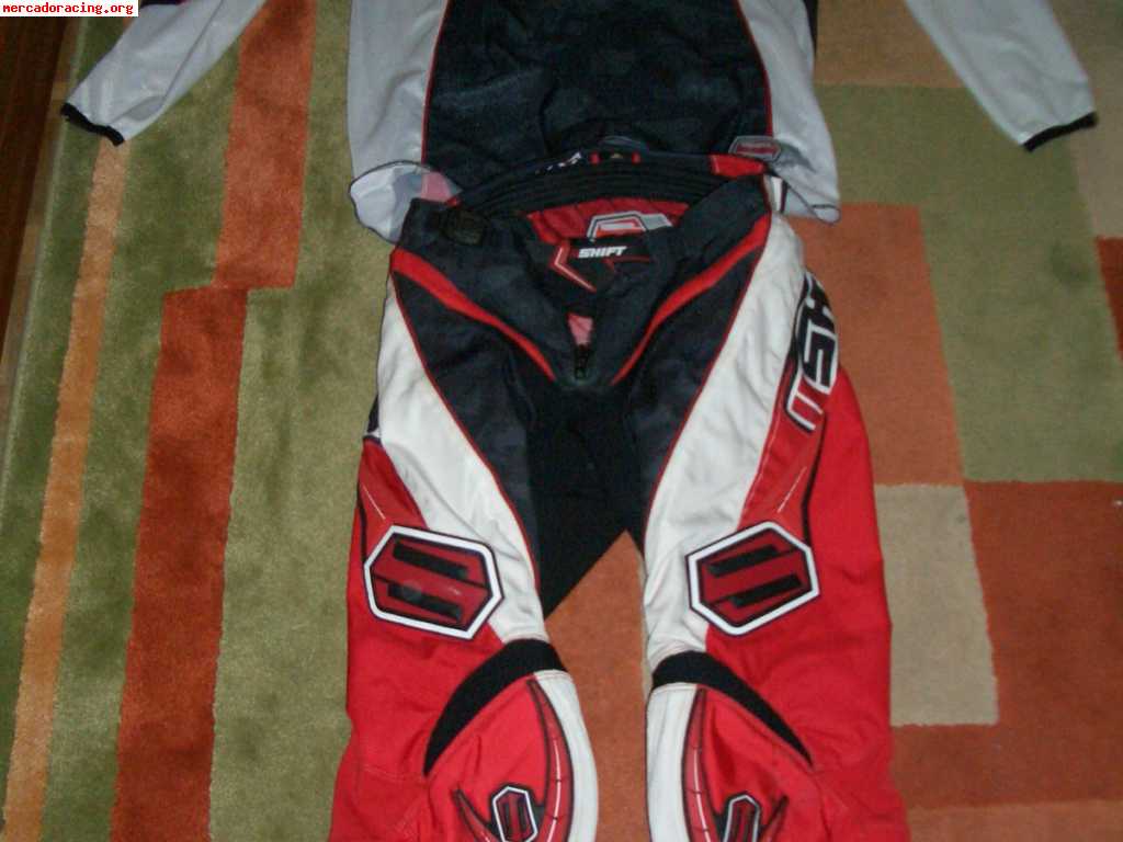 Vendo equipacion cross 30€ 