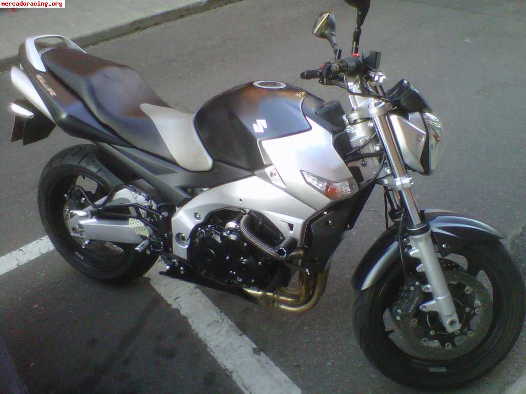 Suzuki    gsr 600   año 2006   3490e