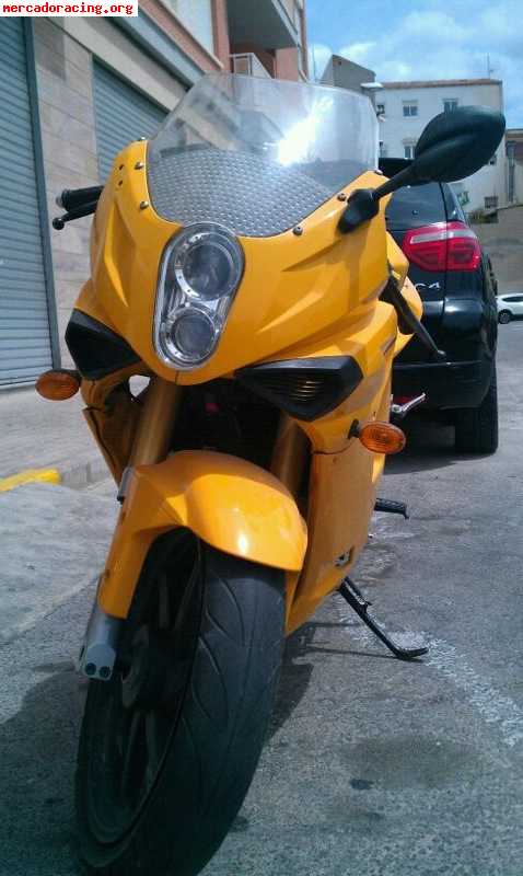 Hyosung gt 125r 1000€