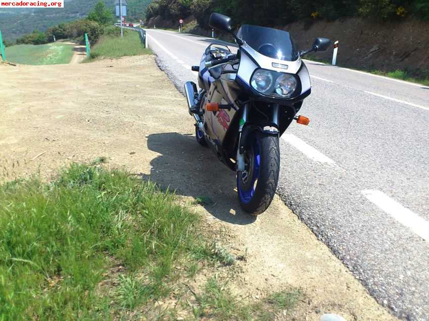 Suzuki gsx 1100r , semi-clasica , estado original 2.200€ ó c