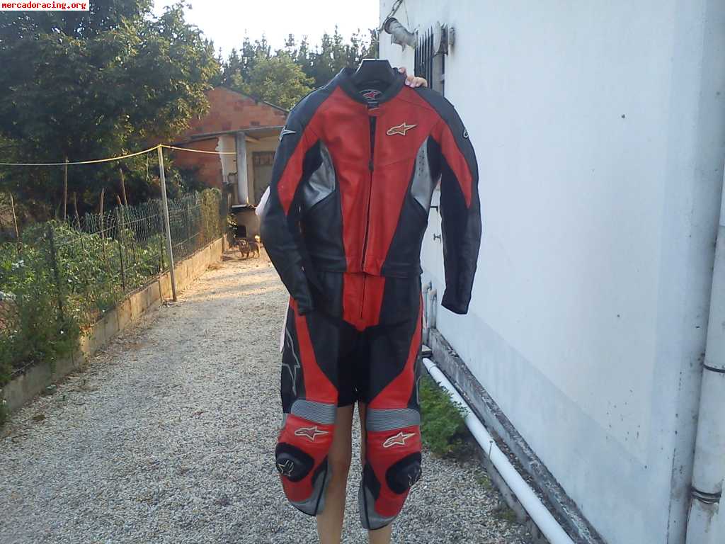 Se vende mono de cuero alpinestars de 2 piezas