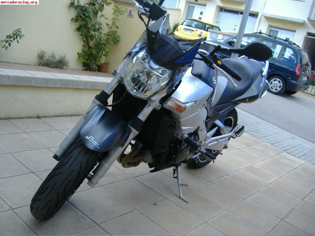 Suzuki gsr 600