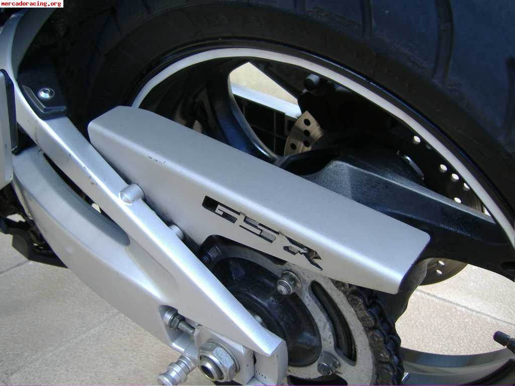 Suzuki gsr 600