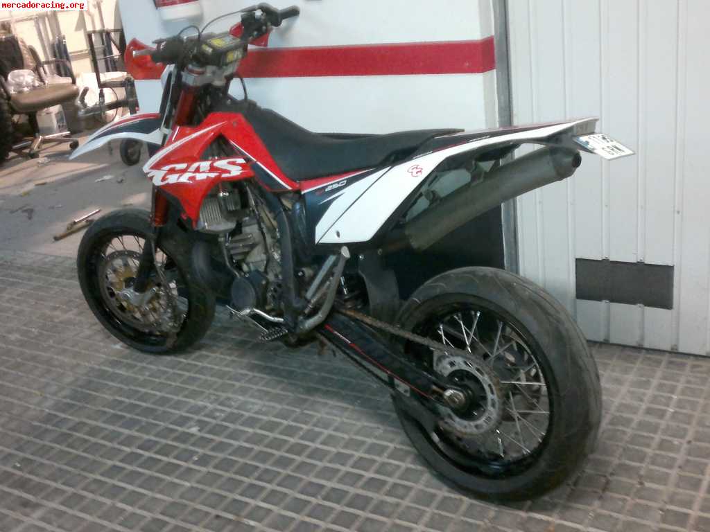 Se vende gas gas 300cc   2009