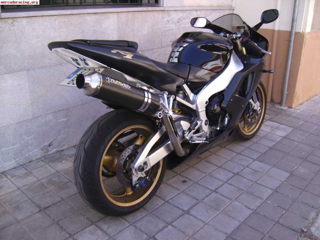 Yamaha r1