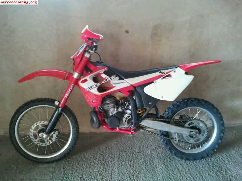 Se vende o se cambia gasgas 250