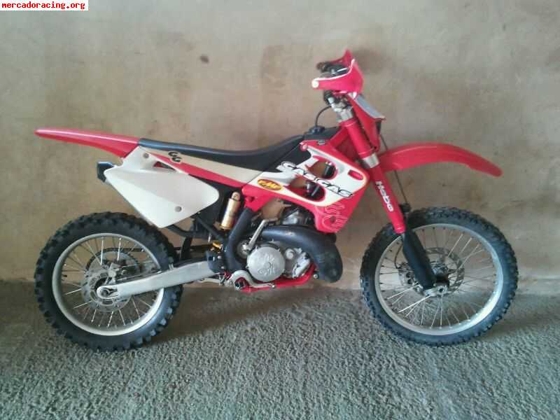 Se vende o se cambia gasgas 250