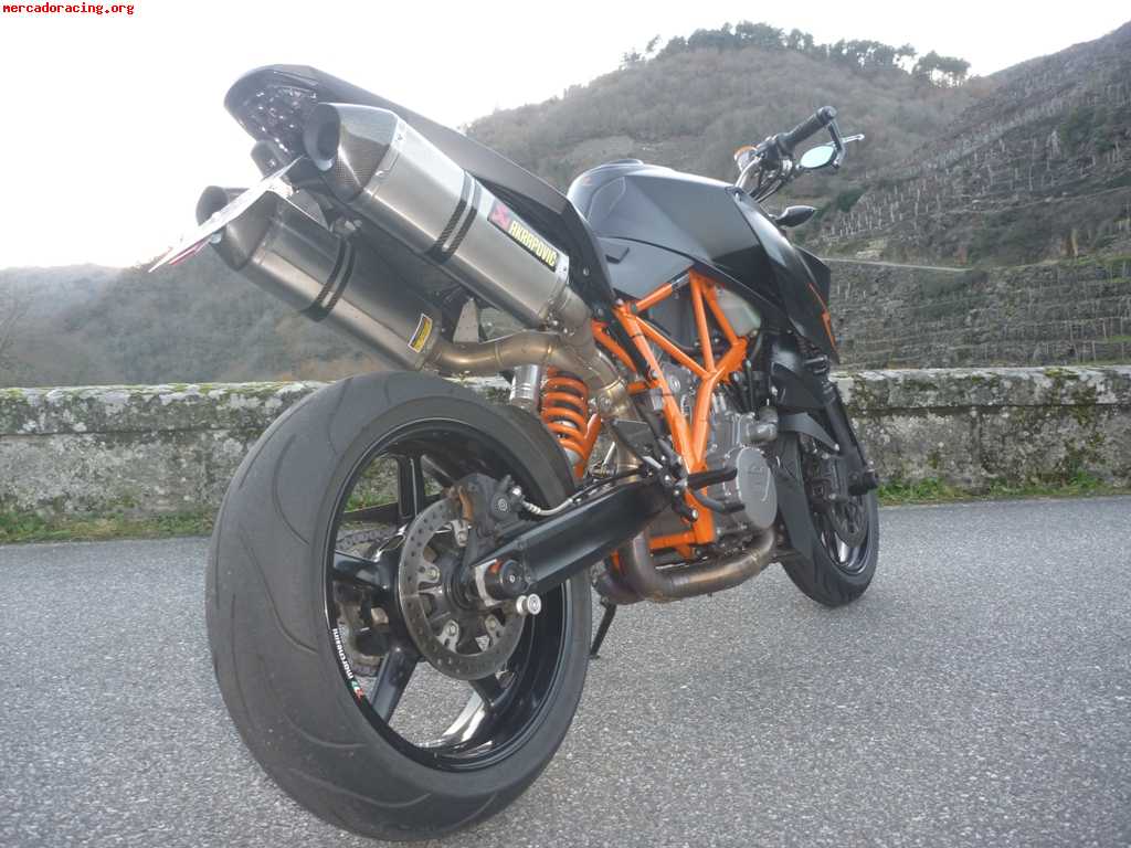 Ktm superduke r 2 plazas homologadas. recojo mono de cross o