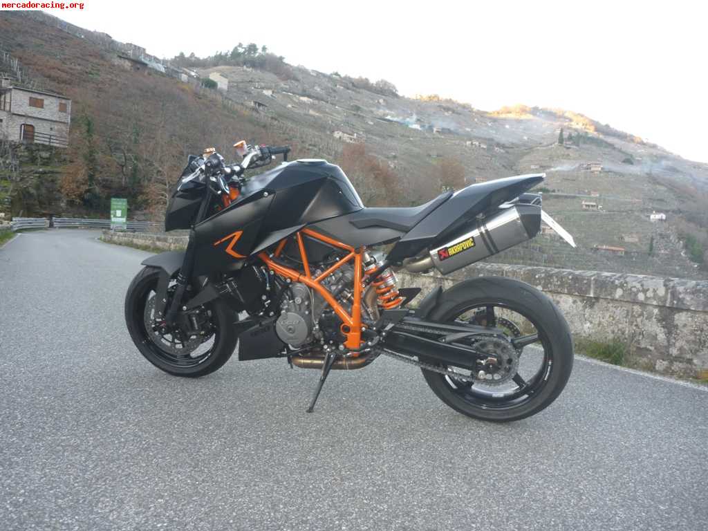 Ktm superduke r 2 plazas homologadas. recojo mono de cross o