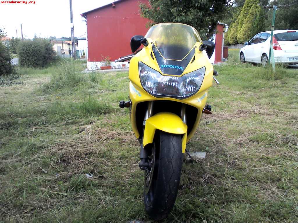 Honda cbr 929 rr 2000. 2600€
