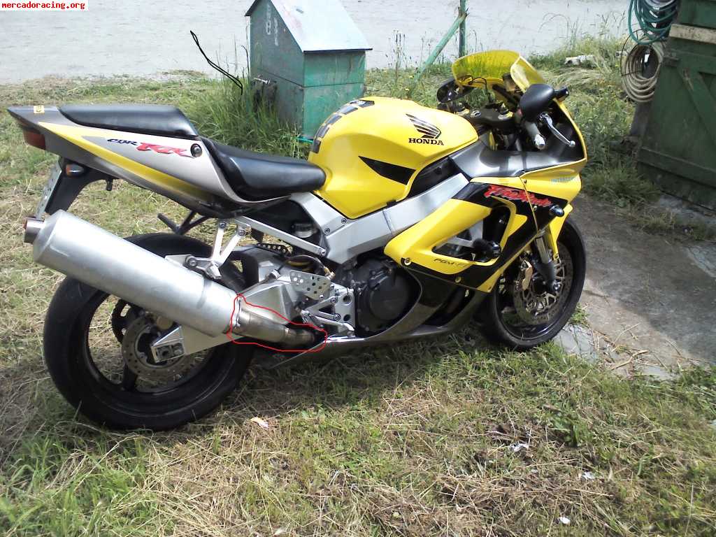 Honda cbr 929 rr 2000. 2600€