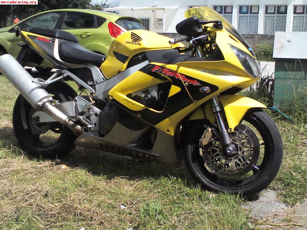 Honda cbr 929 rr 2000. 2600€