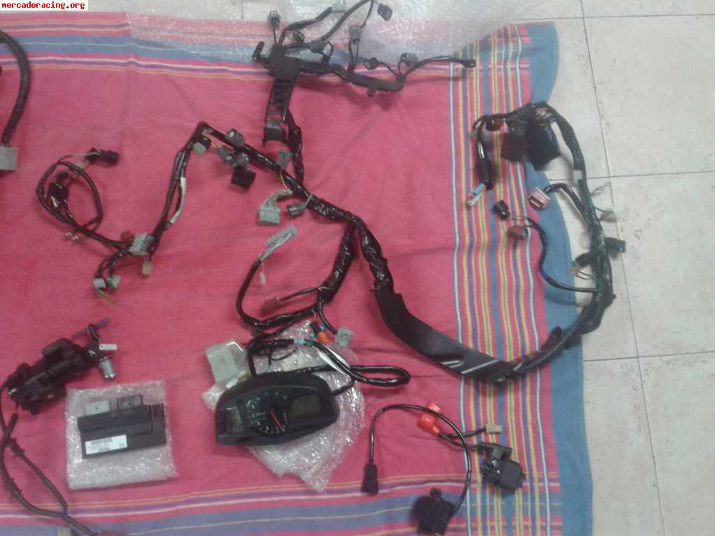 Despiece accesorios honda cbr 600 rr año 2009(valido para mo