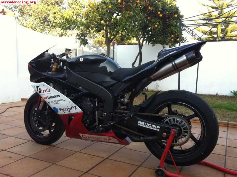 Yamaha r1 superbike