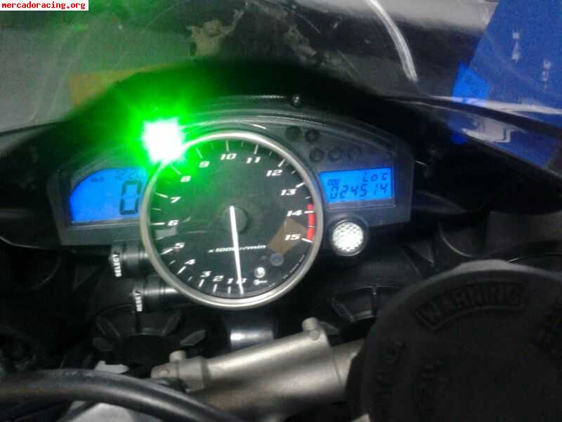 Se vende o cambia yamaha r1 2004 
