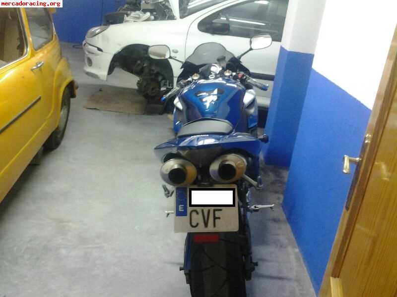 Se vende o cambia yamaha r1 2004 
