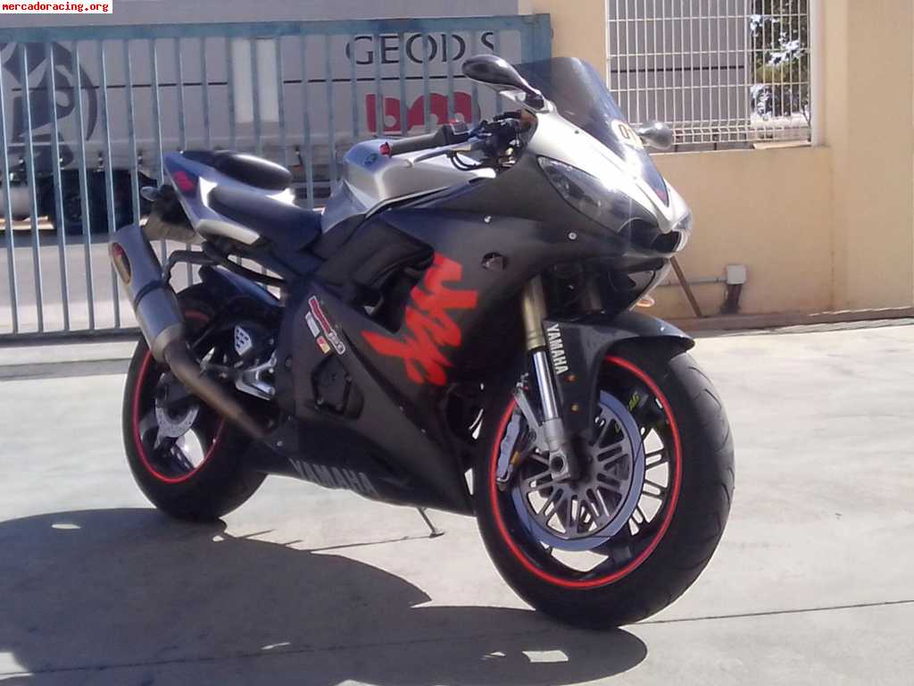 Yamaha r6 con muchos extras, frenos gordos, centralita, llan