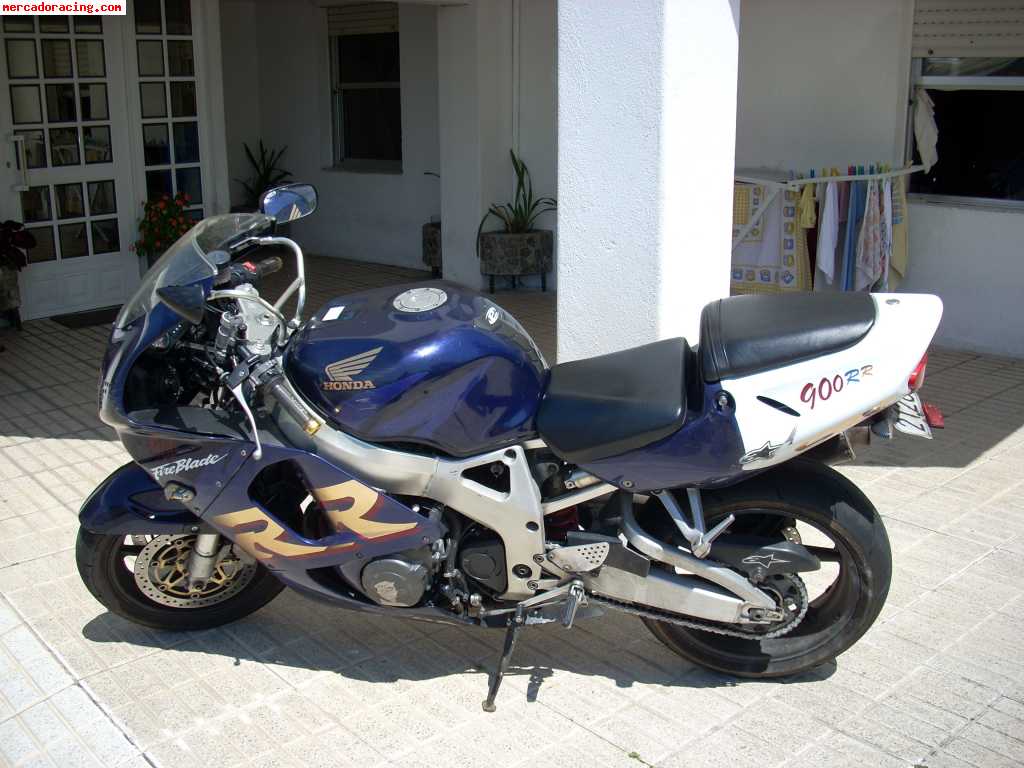 Se vende cbr 900 rr año 99