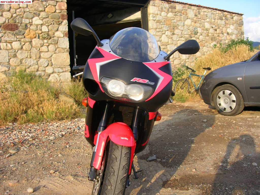 Se vende aprilia rs 125 limitada en papeles