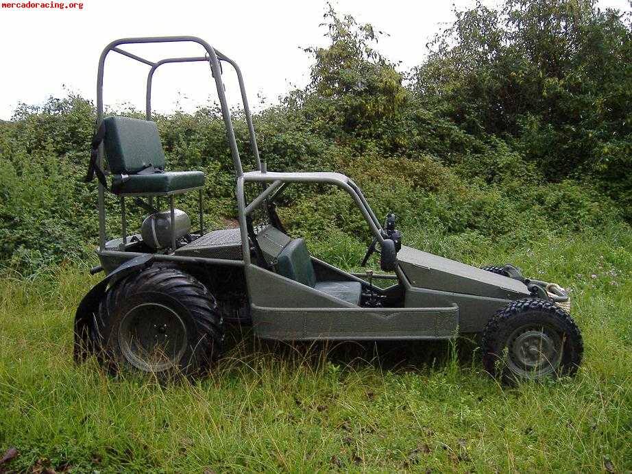 Buggy militar de 6 plazas y gancho con remolque para 2000 ki