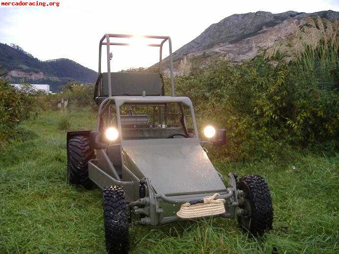 Buggy militar de 6 plazas y gancho con remolque para 2000 ki