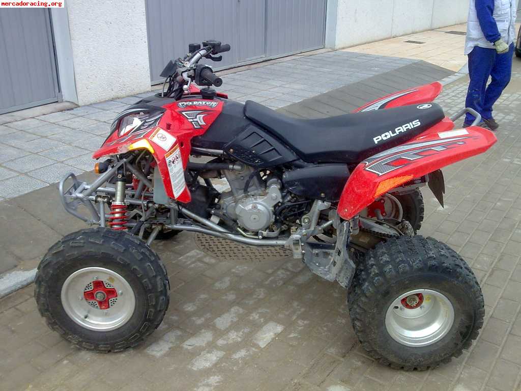 Se vende o se cambia polaris predator