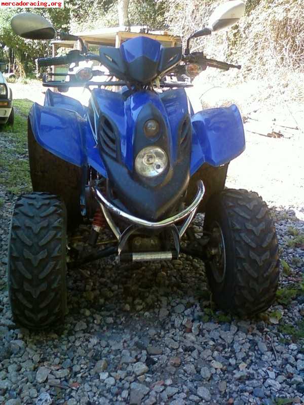 Se vende quad marca dinli 150cc.