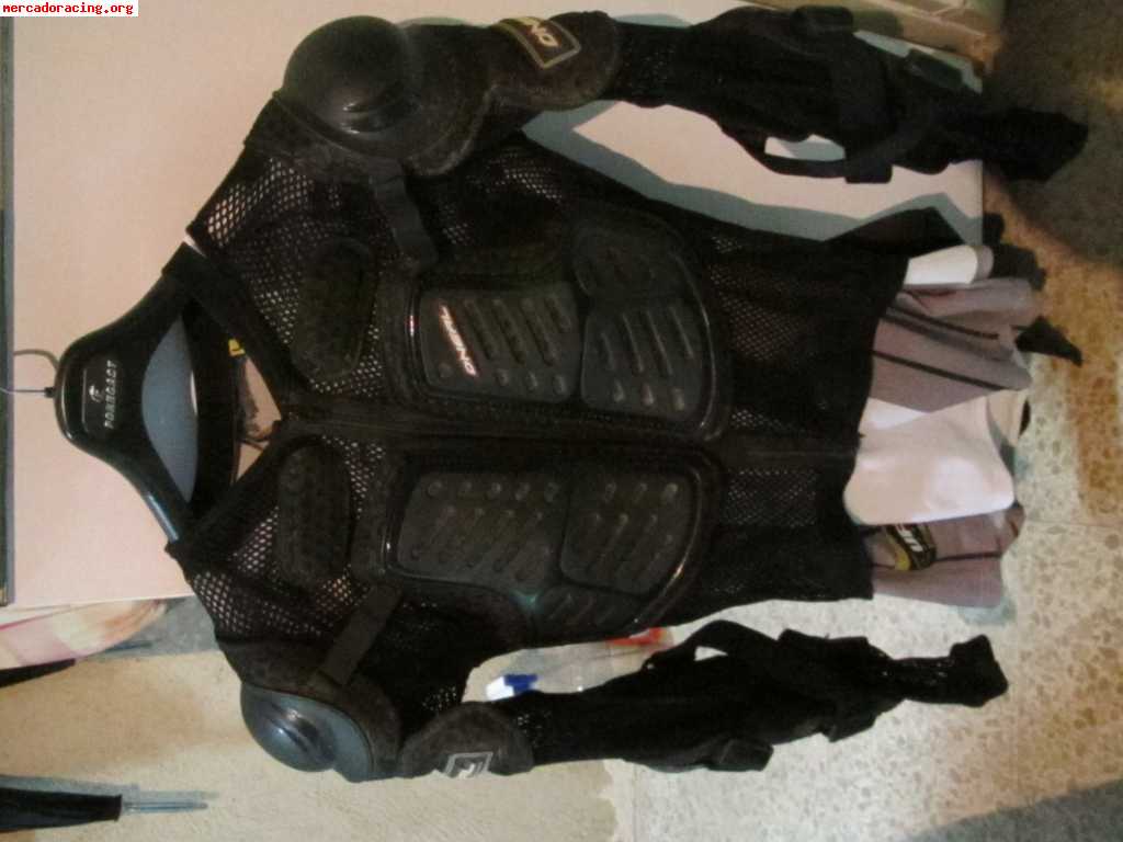 Se vende equipacion completa de quad 350e!!apenas uso!