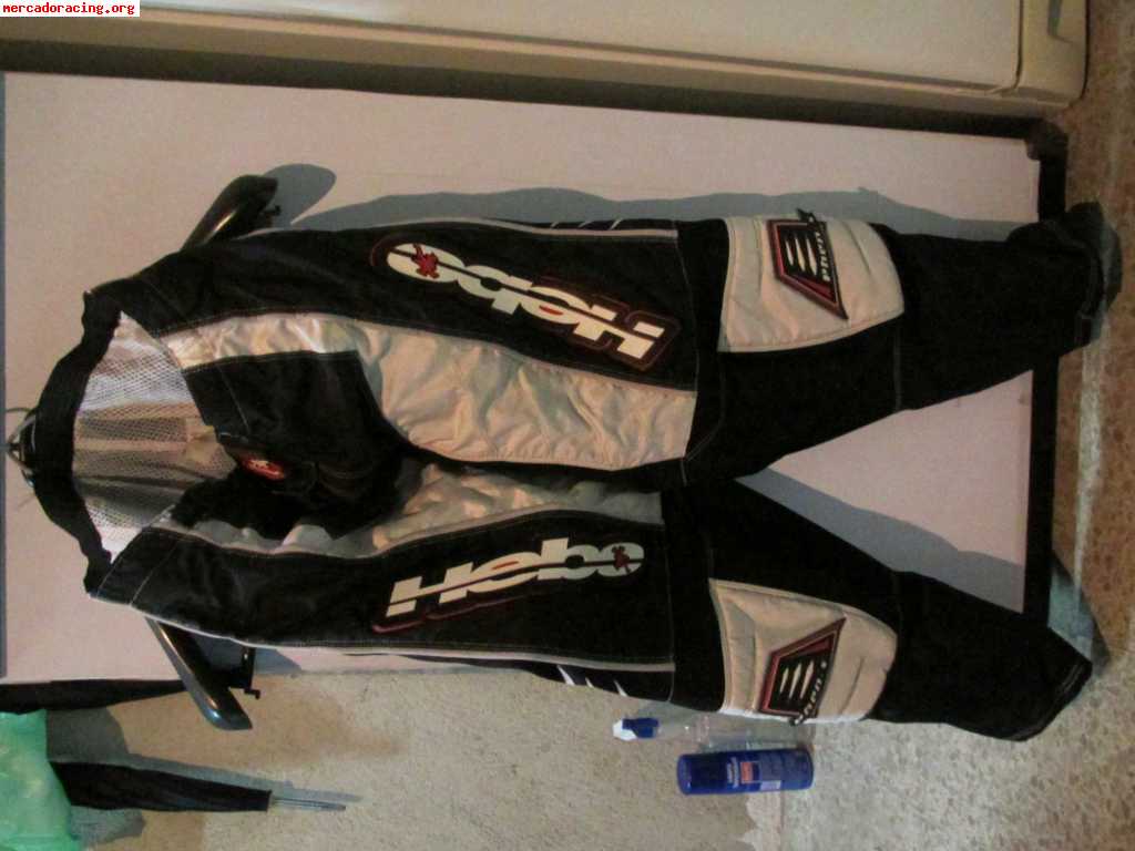 Se vende equipacion completa de quad 350e!!apenas uso!