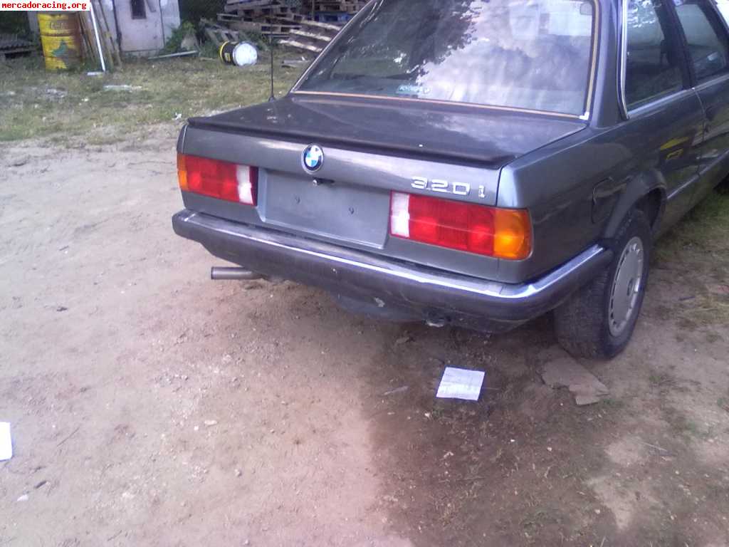 Vendo bmw 320i e30 con documentacion 1200 euros