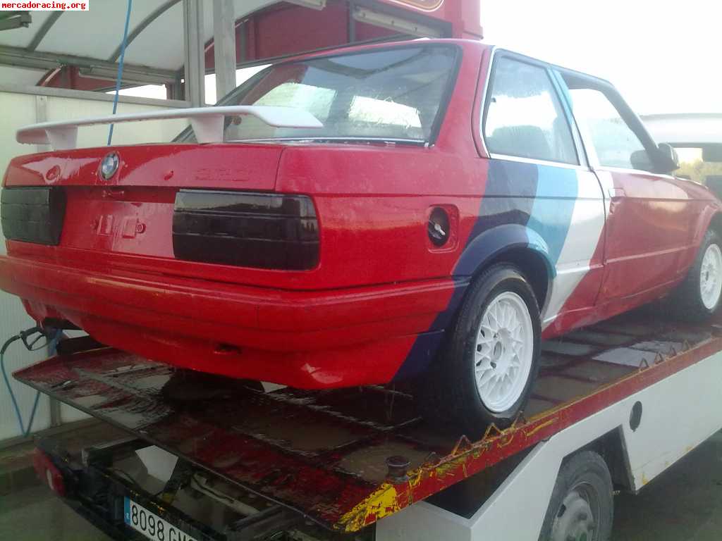 Holaaaa vendo bmw e30 320i coupe o canbio por algo ke me int