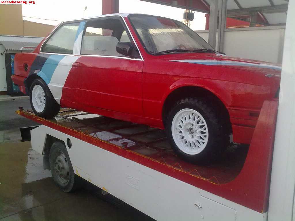 Holaaaa vendo bmw e30 320i coupe o canbio por algo ke me int