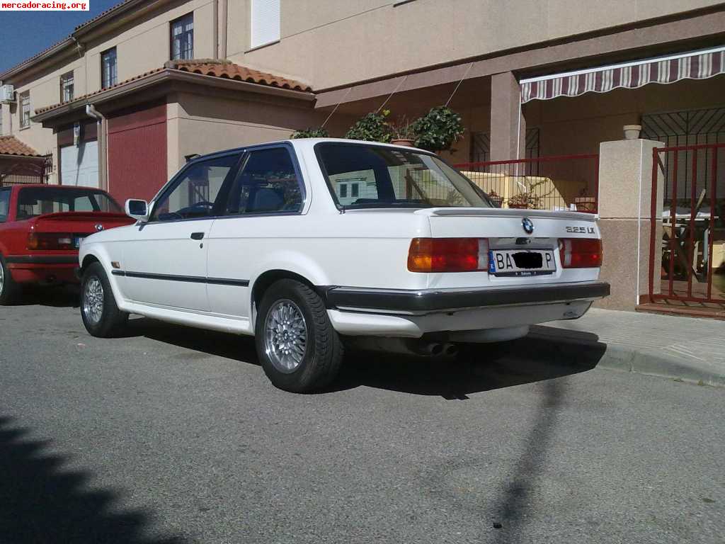 Se vende 325ix