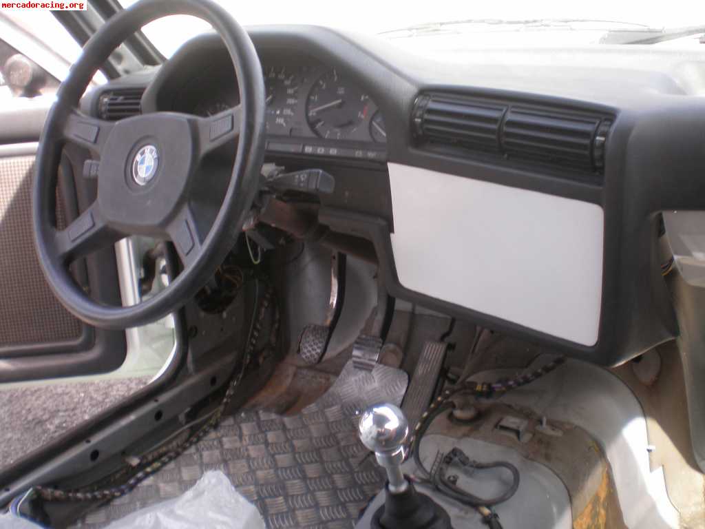 Se vende bmw e30 para circuito