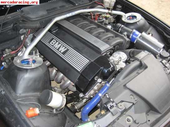 Se vende bmw 325 e36 con homologacion de rally antigua.  
