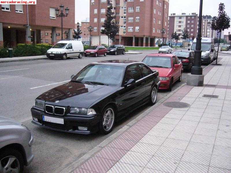 Se vende documentación de m3 e36 3.0 4 puertas de 1995