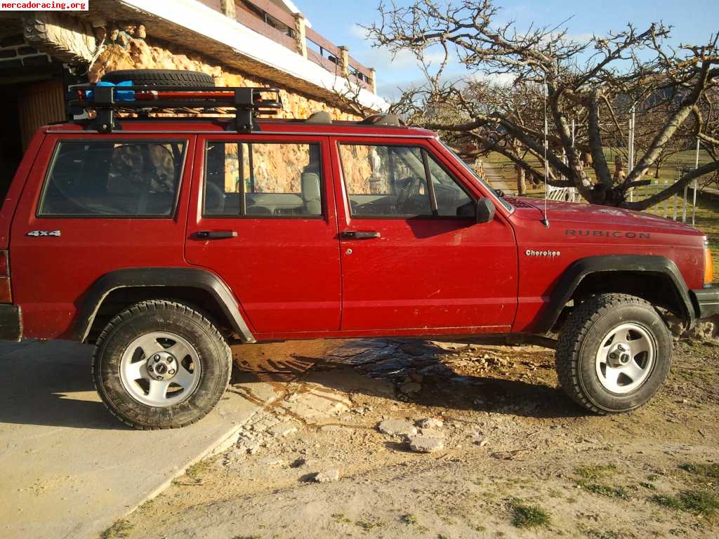 Se vende jeep cherokee 2.1 turbo diesel .2ooo euros , mega u