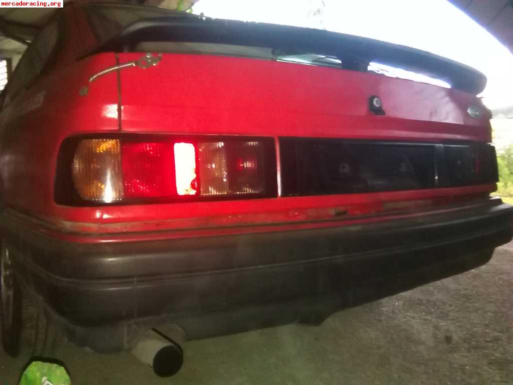 Se vende ford sierra xr4i 3 puertas.