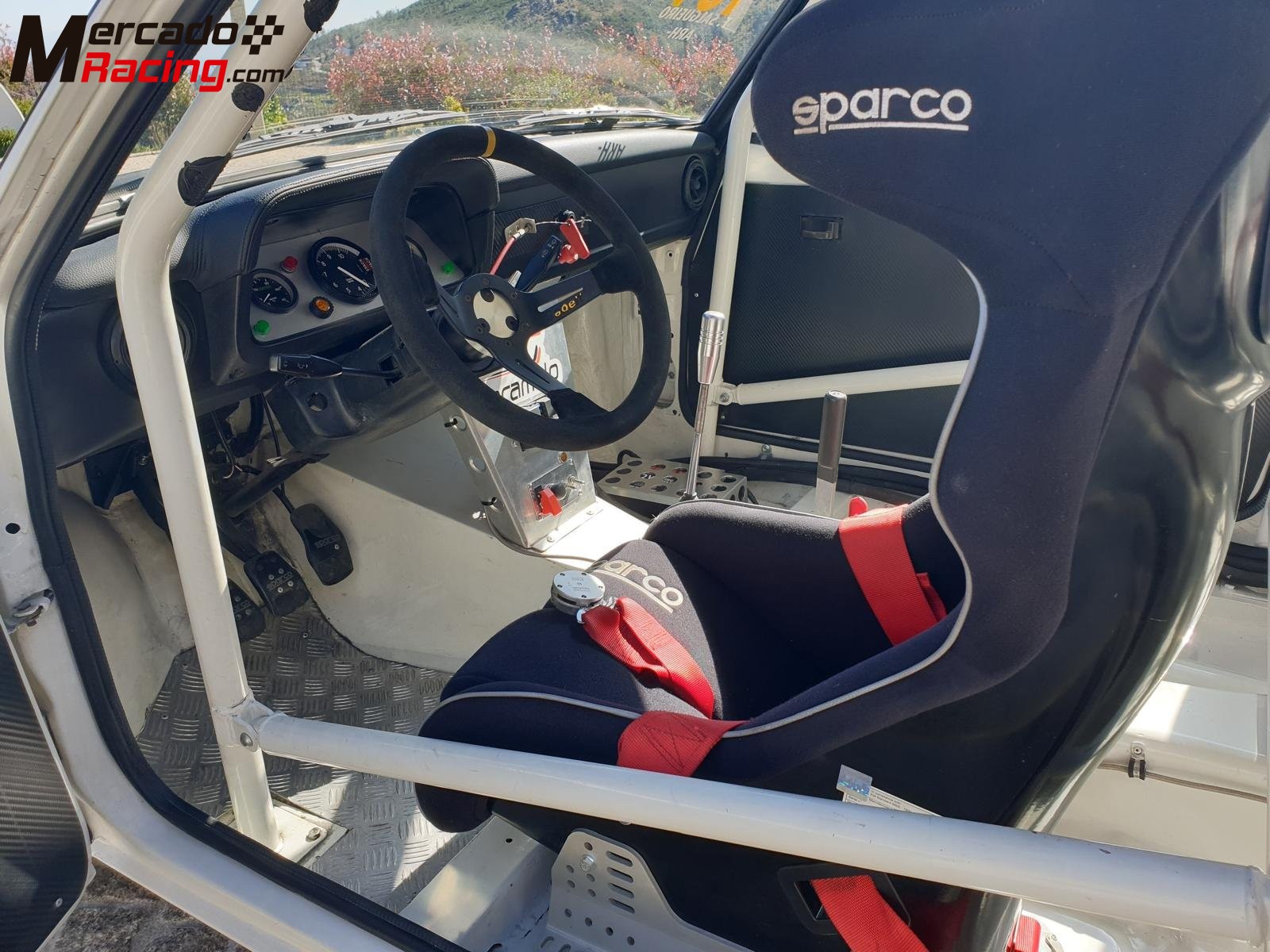 Coche de carreras ford escort mk2 - clásico listo para competir