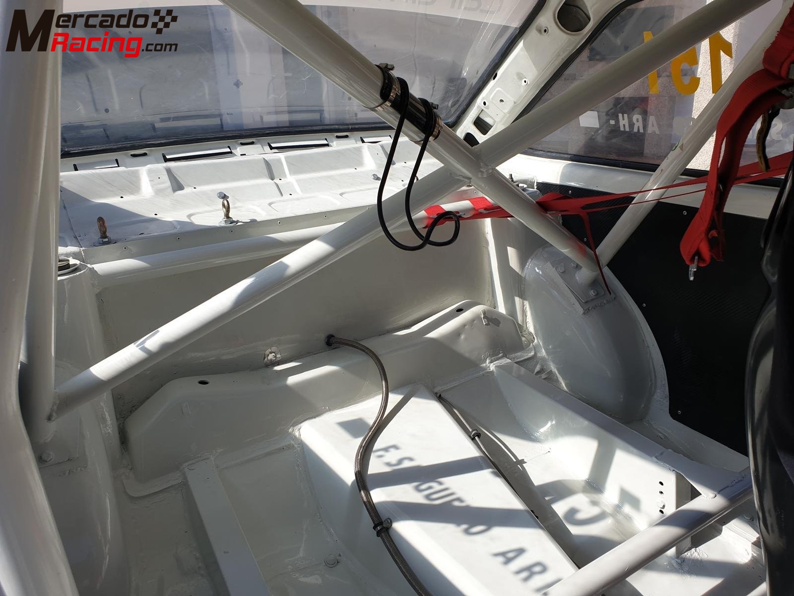 Coche de carreras ford escort mk2 - clásico listo para competir
