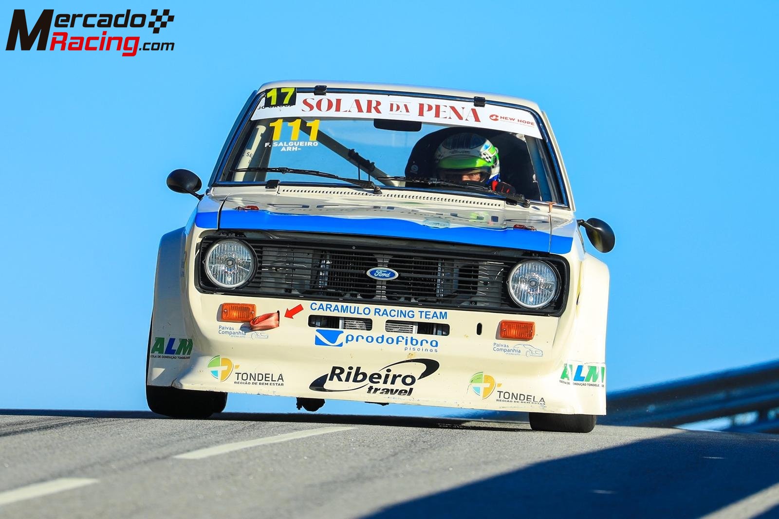 Coche de carreras ford escort mk2 - clásico listo para competir