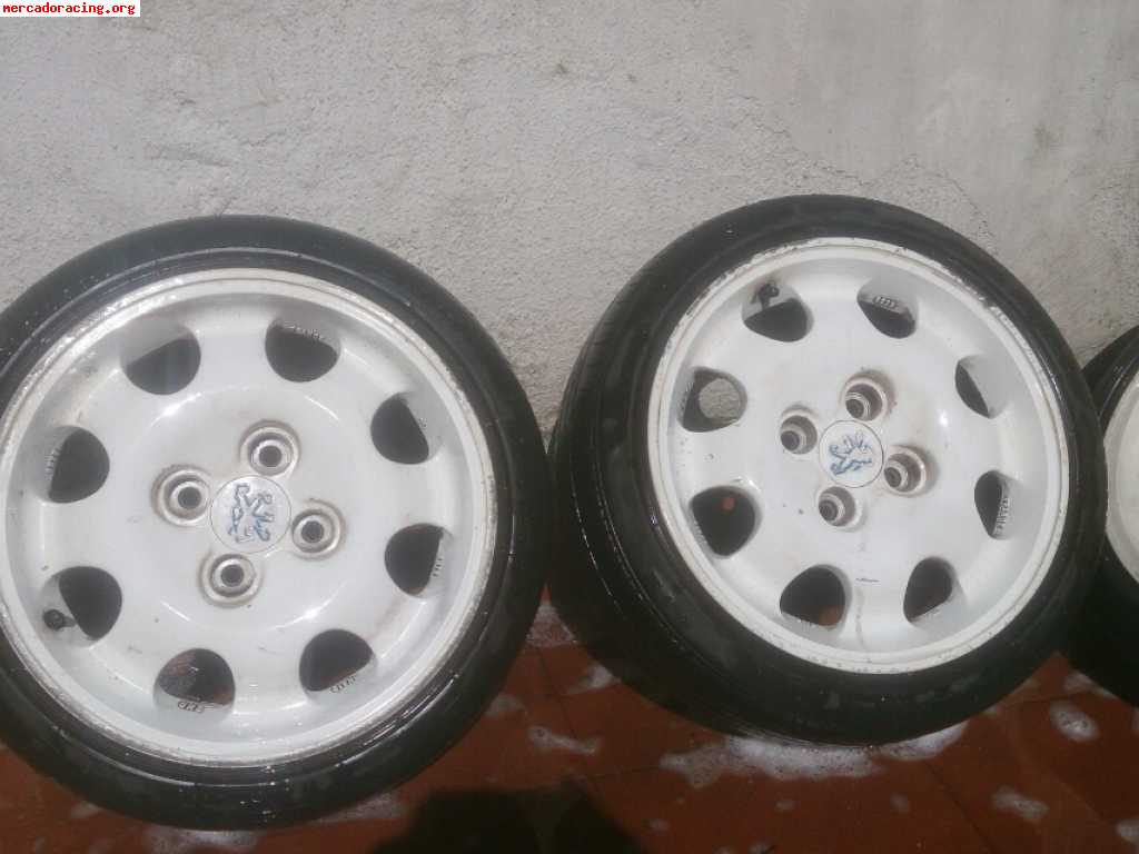 Vendo 4 llantas 205 gti blancas