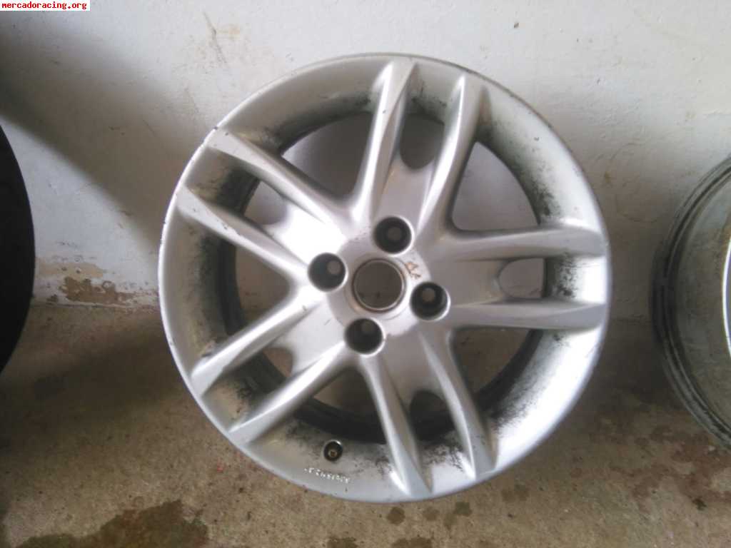 Se venden dos llantas de fiat punto 15 