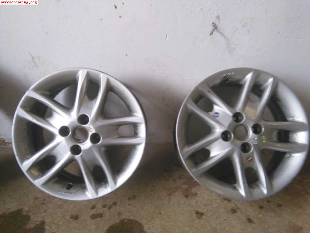 Se venden dos llantas de fiat punto 15 