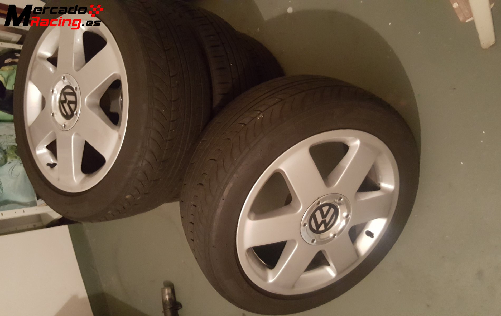 4 llantas  4 neumáticos nankang 215/50/17 casi nuevos 