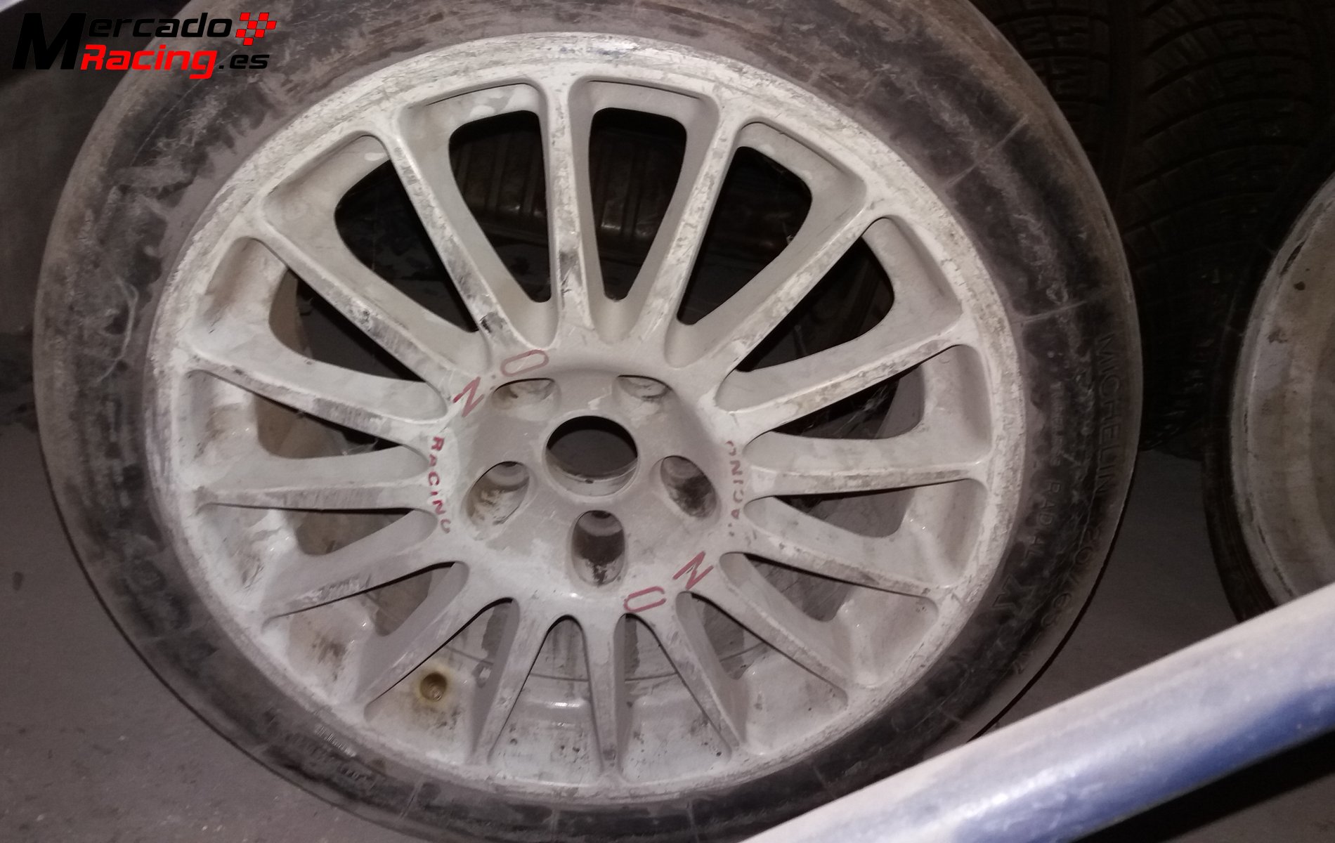 Llantas con spock de mitsubishi 